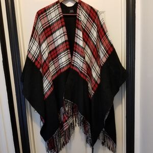 Beautiful Plaid Fringe Poncho